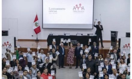 PADRES PERUANOS: UNA INICIATIVA POR LA LIBERTAD