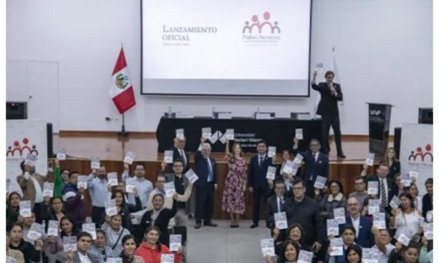 PADRES PERUANOS: UNA INICIATIVA POR LA LIBERTAD